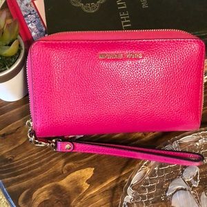 Sale! Michael Kors Jet Set Wallet Wristlet